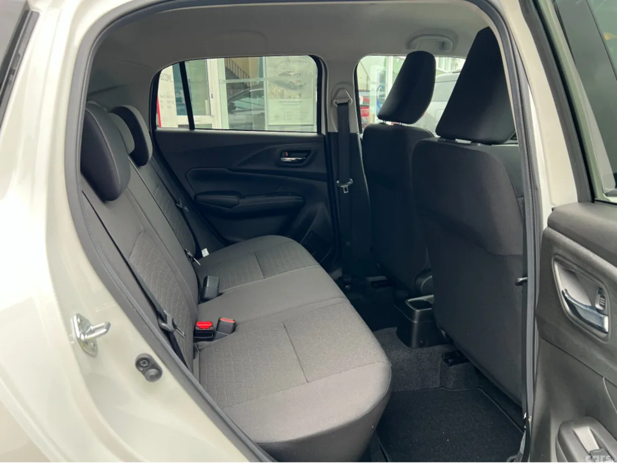 Suzuki Swift Hatchback, Petrol Hybrid, 2026, White