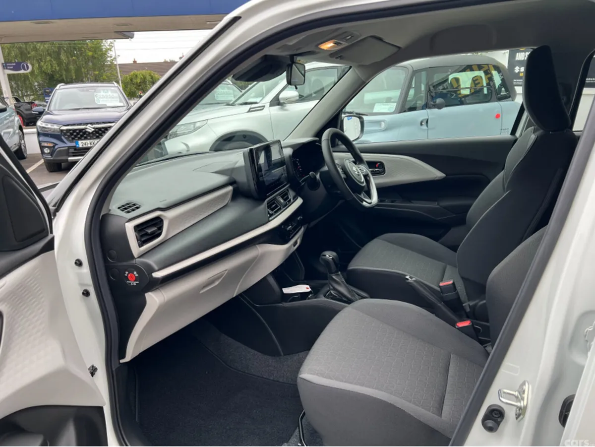 Suzuki Swift Hatchback, Petrol Hybrid, 2026, White