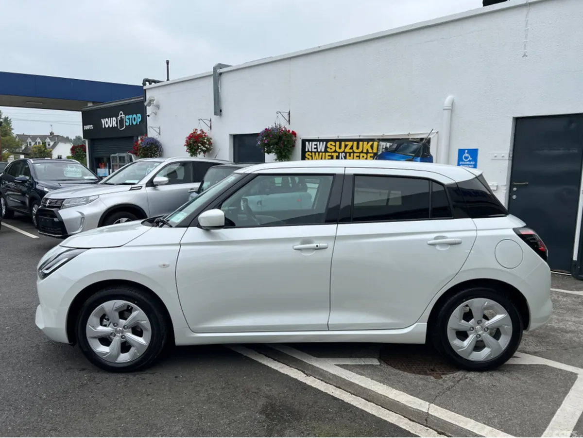 Suzuki Swift Hatchback, Petrol Hybrid, 2026, White