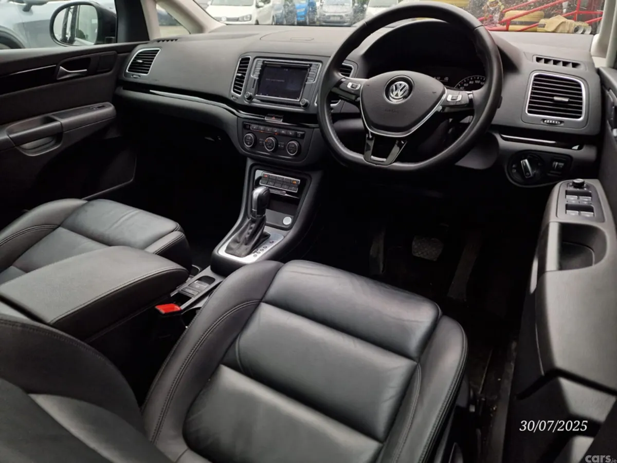 Volkswagen Sharan MPV, Petrol, 2017, White