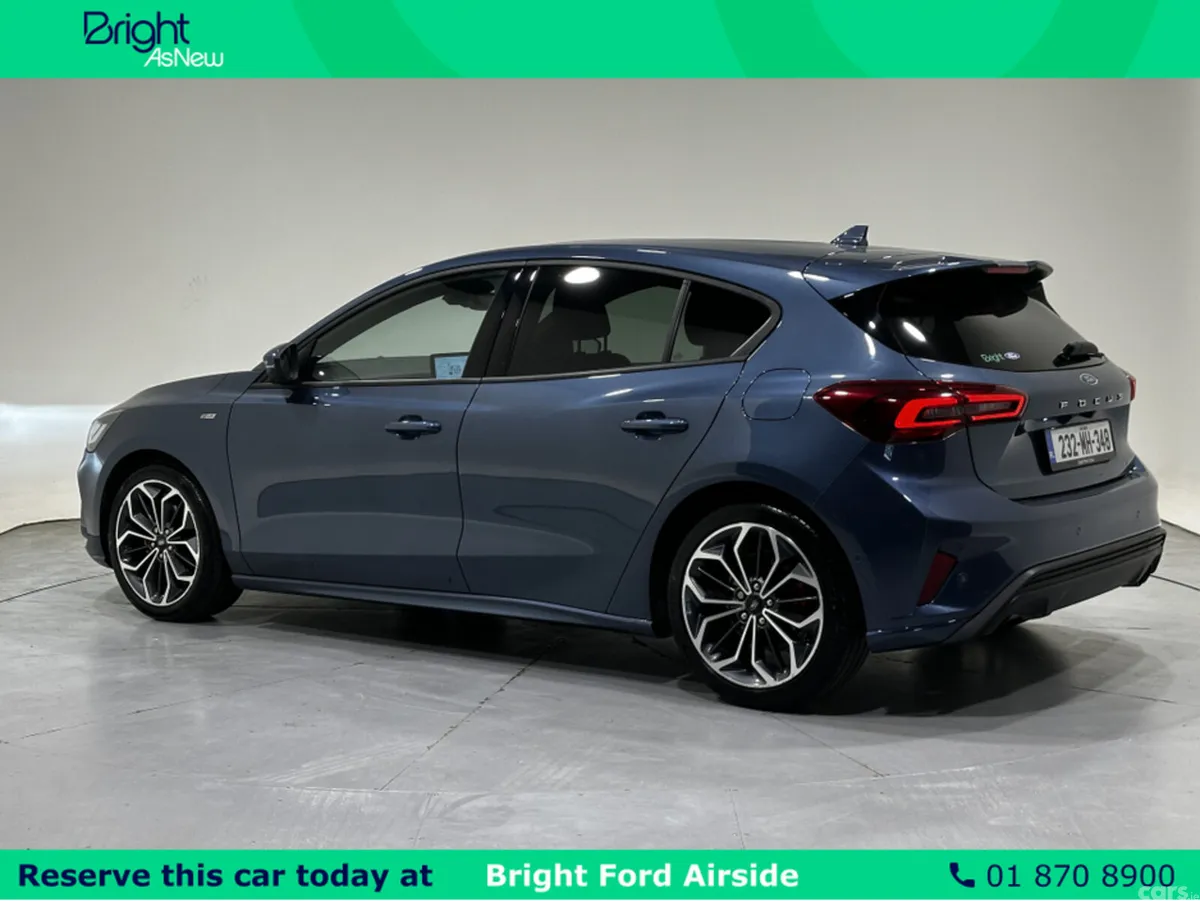Ford Focus Hatchback, Petrol Hybrid, 2023, Blue