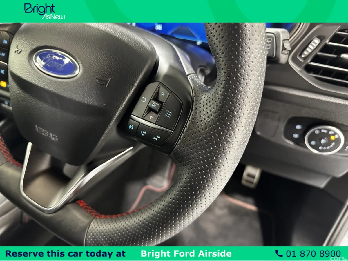 Ford Focus Hatchback, Petrol Hybrid, 2023, Blue