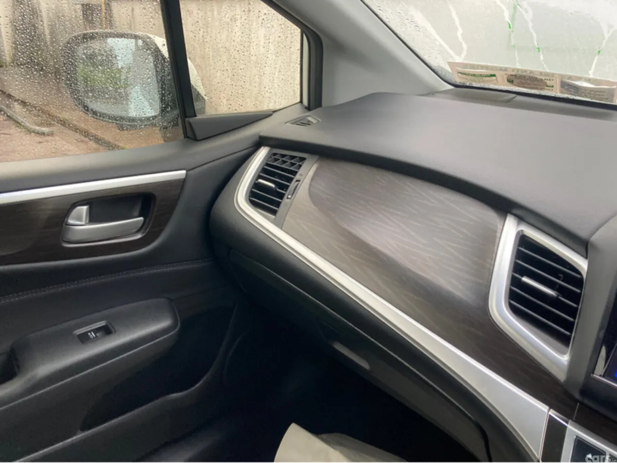 Honda Jade Estate, Petrol Hybrid, 2017, White