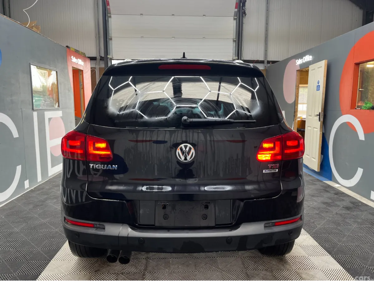 Volkswagen Tiguan SUV, Petrol, 2015, Black