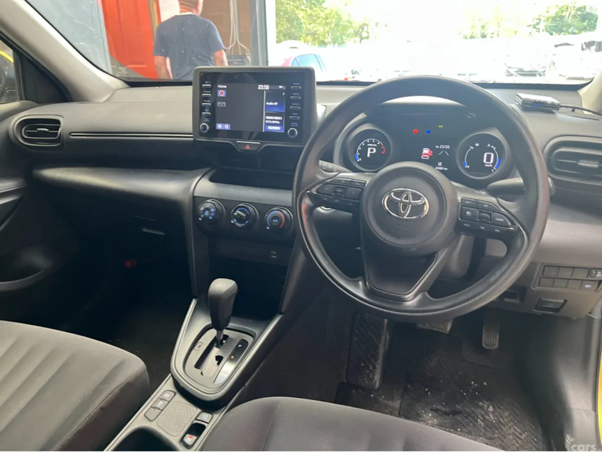 Toyota Yaris Cross SUV, Petrol, 2021, Gold