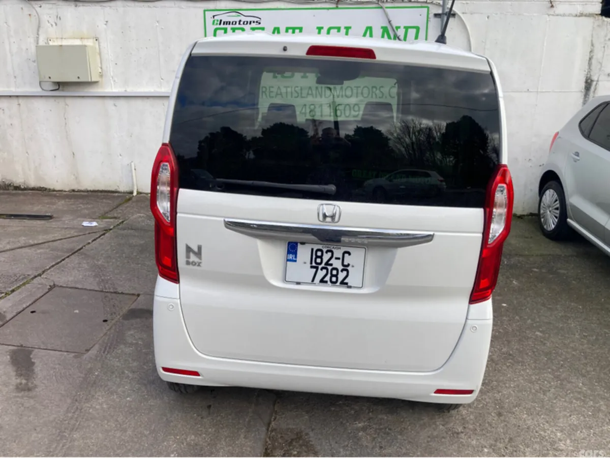 Honda Fit Hatchback, Petrol, 2018, White