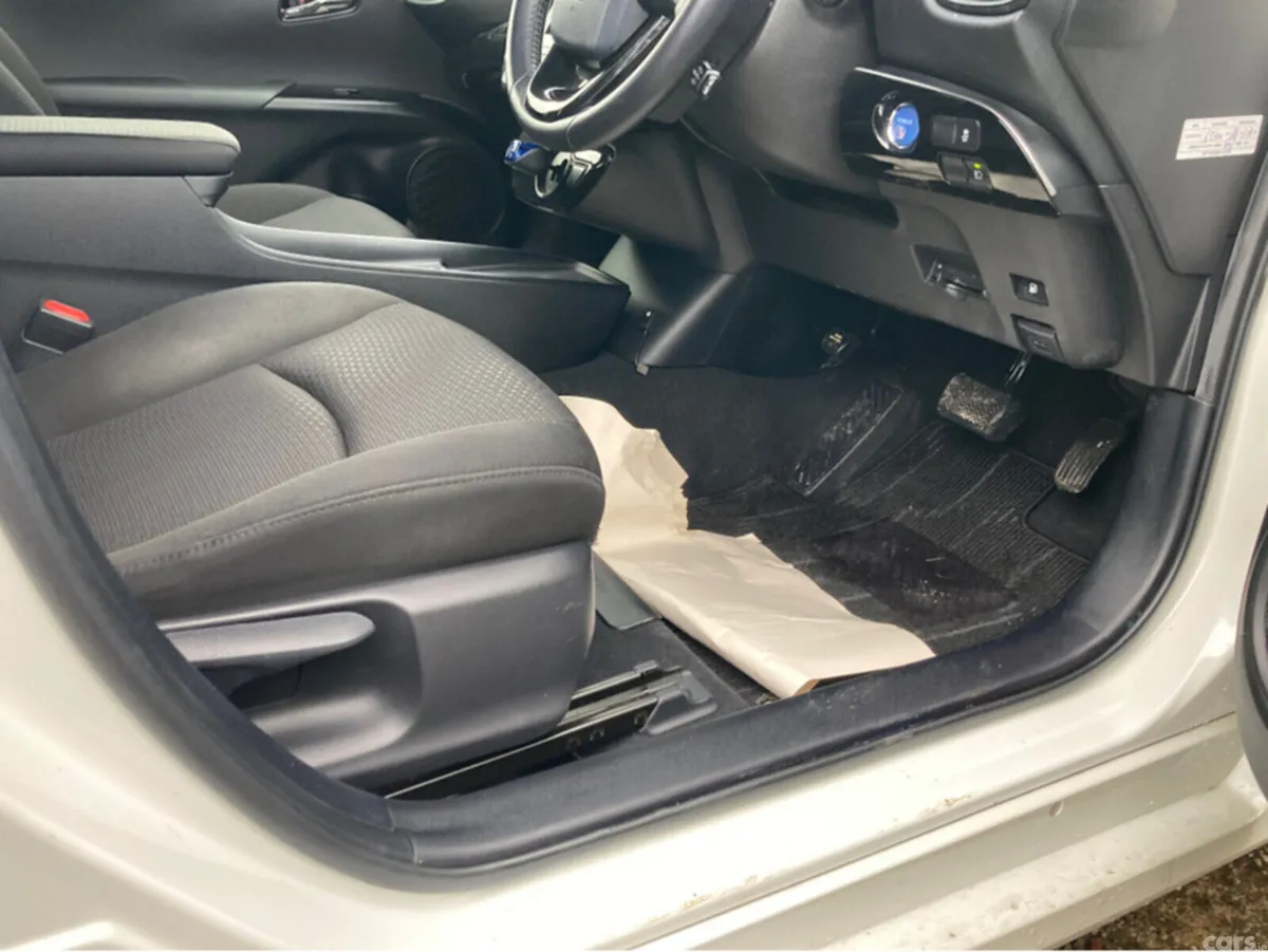 Toyota Prius Hatchback, Petrol Hybrid, 2020, White