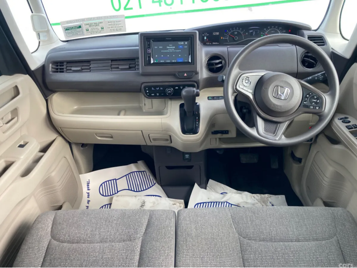 Honda Fit Hatchback, Petrol, 2018, White