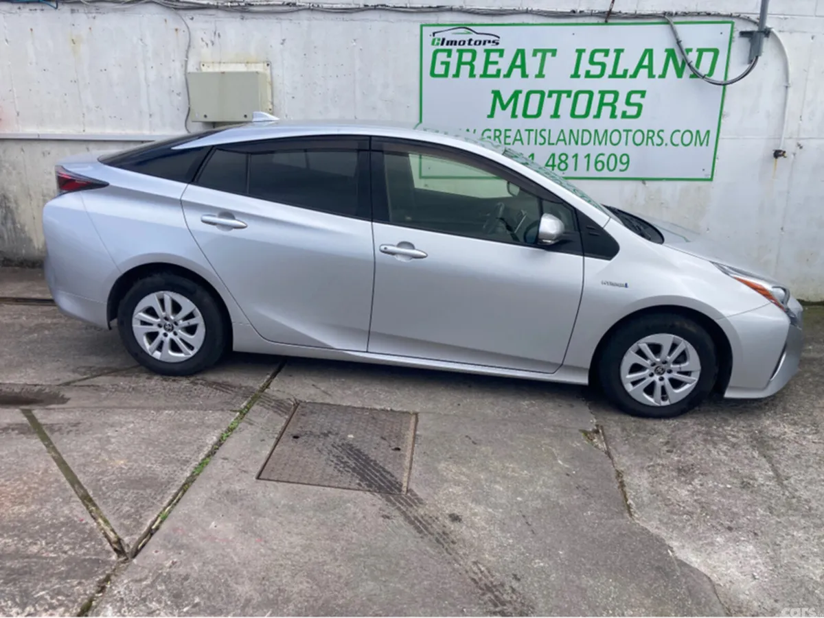 Toyota Prius Hatchback, Petrol Hybrid, 2016, Silver