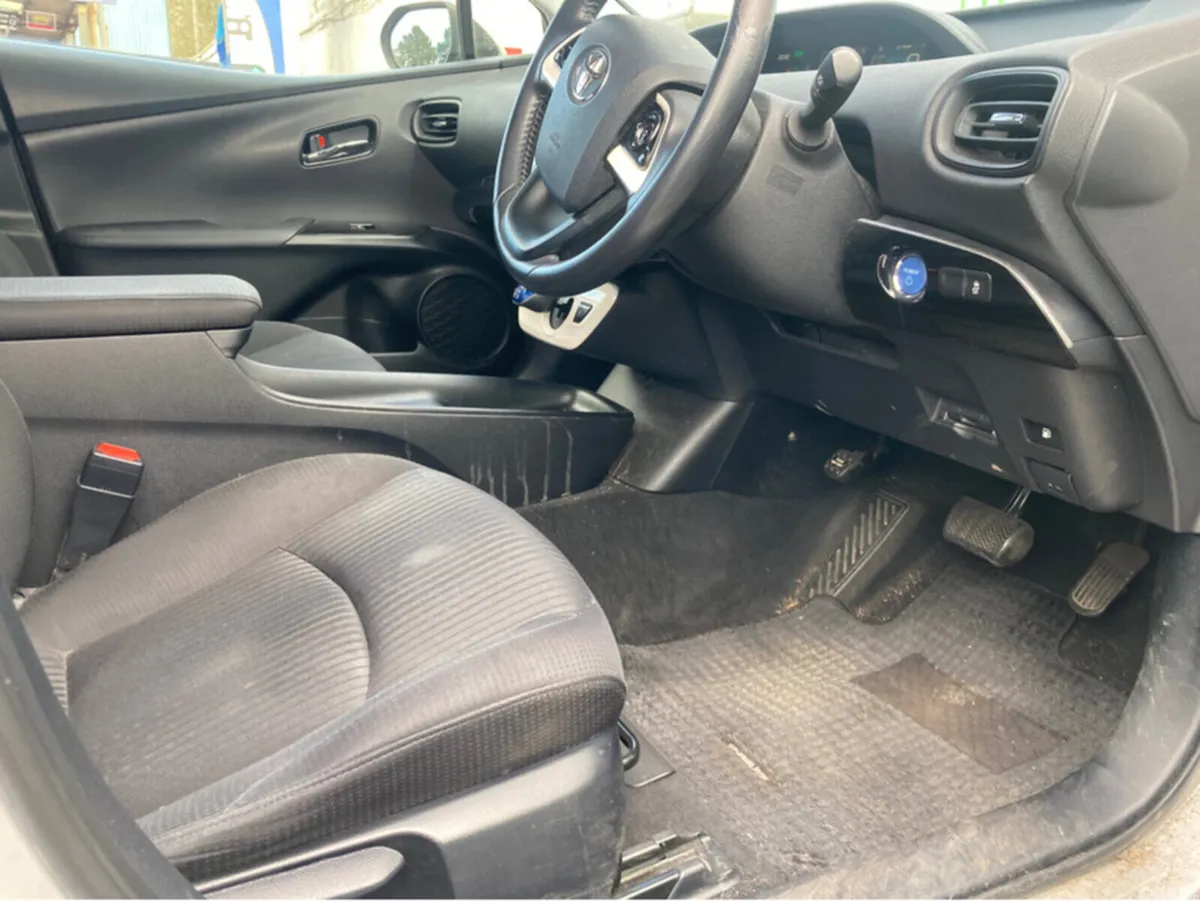 Toyota Prius Hatchback, Petrol Hybrid, 2016, Silver