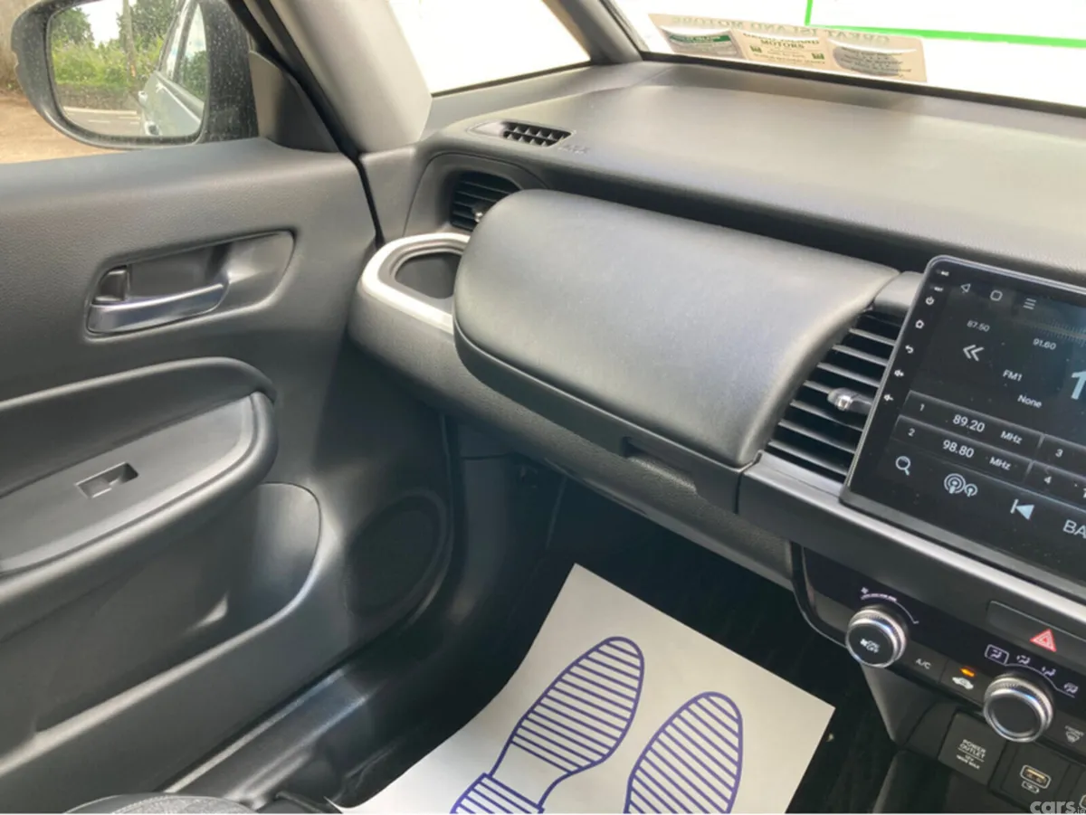 Honda Fit Hatchback, Petrol Hybrid, 2022, Silver