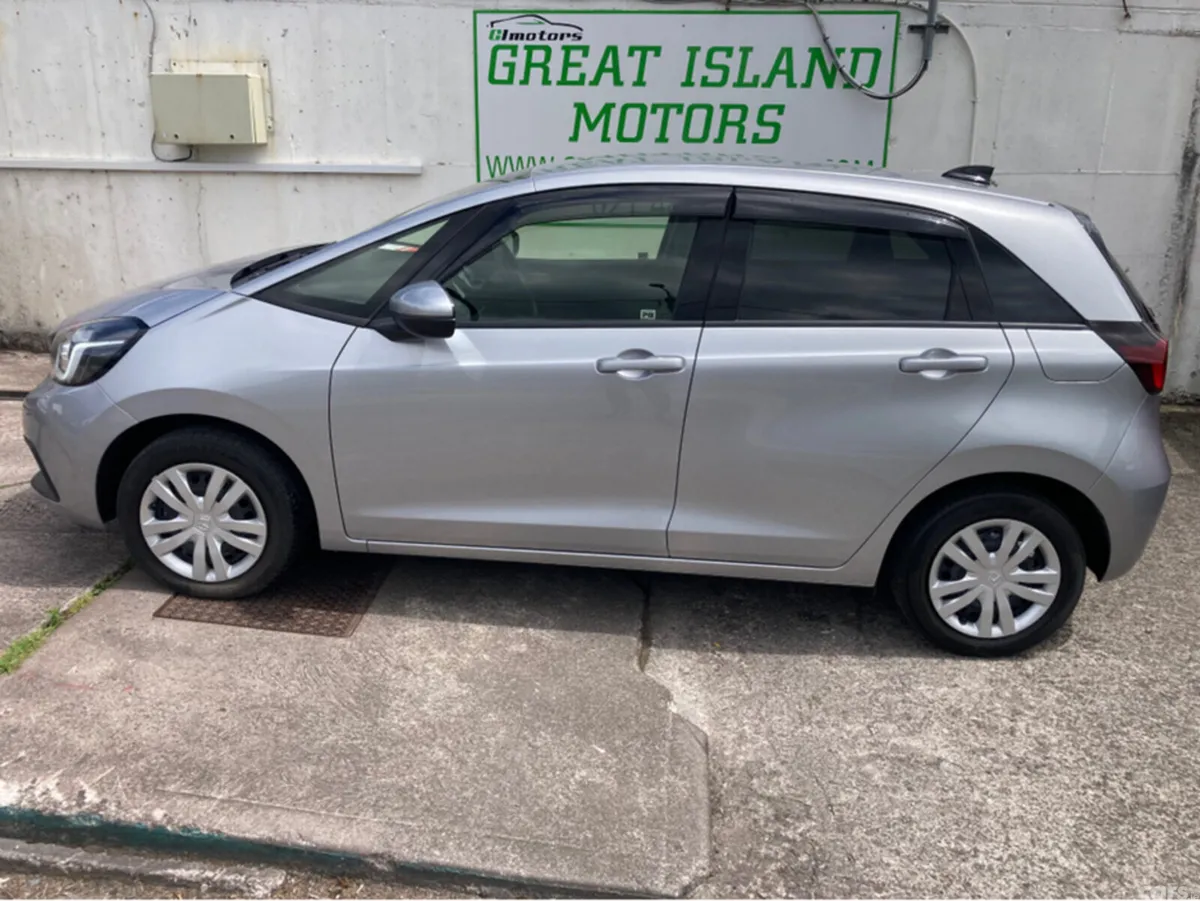 Honda Fit Hatchback, Petrol Hybrid, 2022, Silver