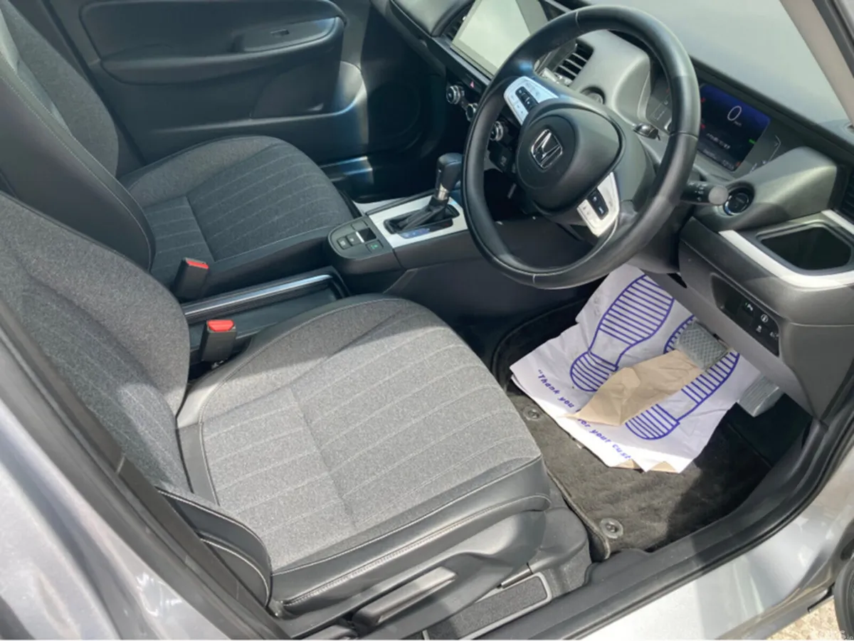 Honda Fit Hatchback, Petrol Hybrid, 2022, Silver