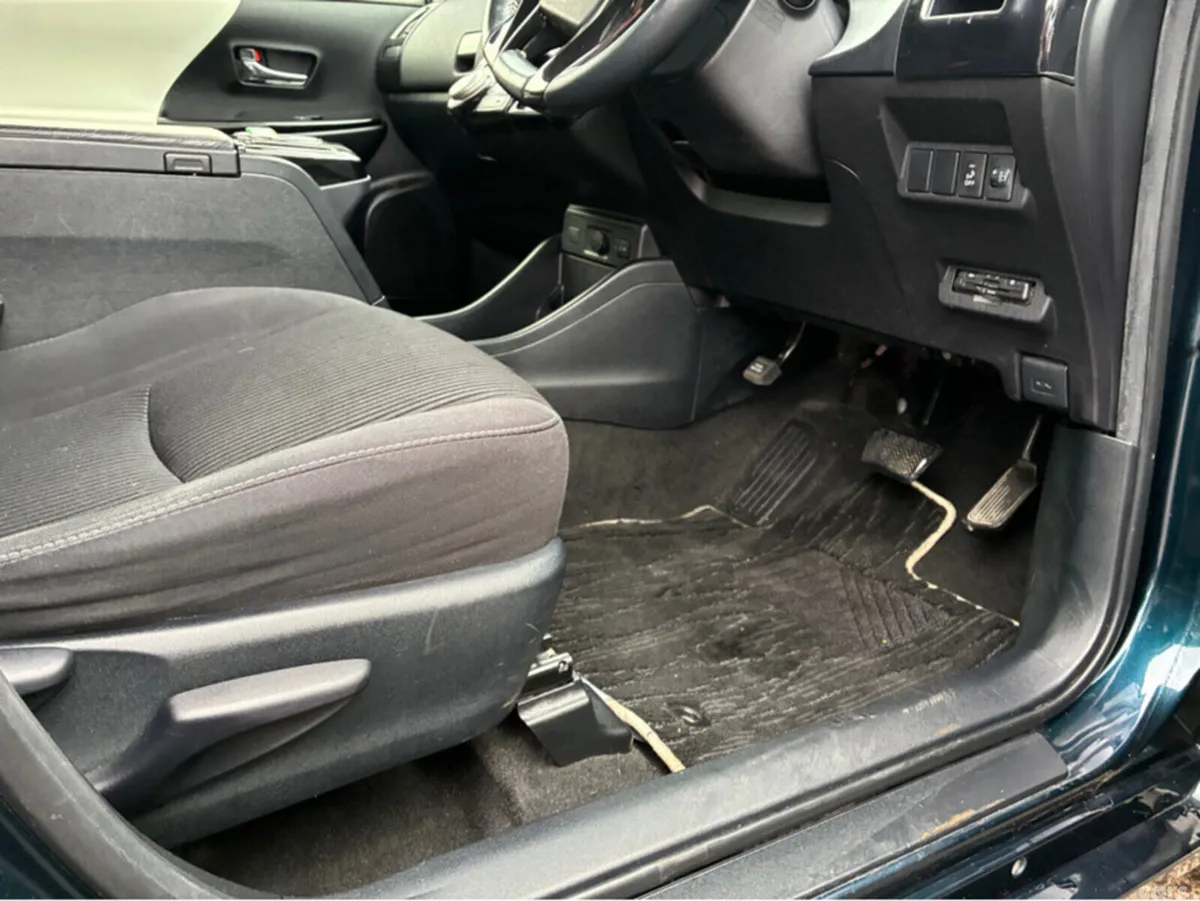 Toyota Prius Hatchback, Petrol Hybrid, 2017, Black