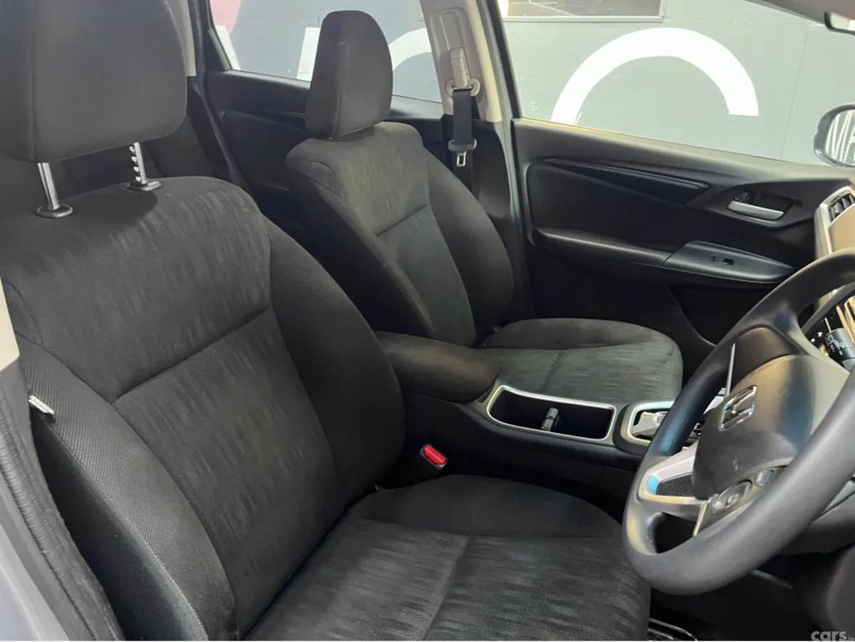 Honda Shuttle SUV, Petrol Hybrid, 2022, Silver