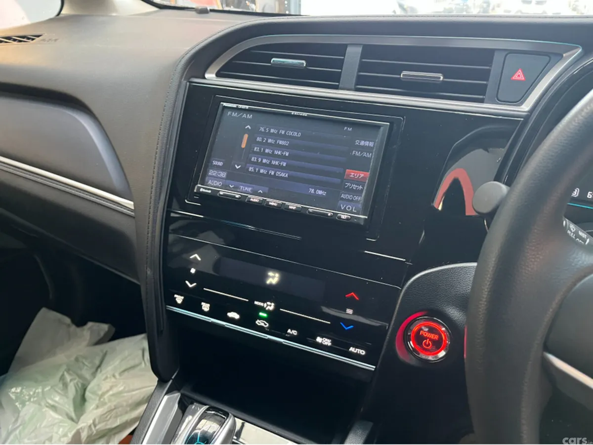 Honda Shuttle MPV, Petrol Hybrid, 2022, Silver