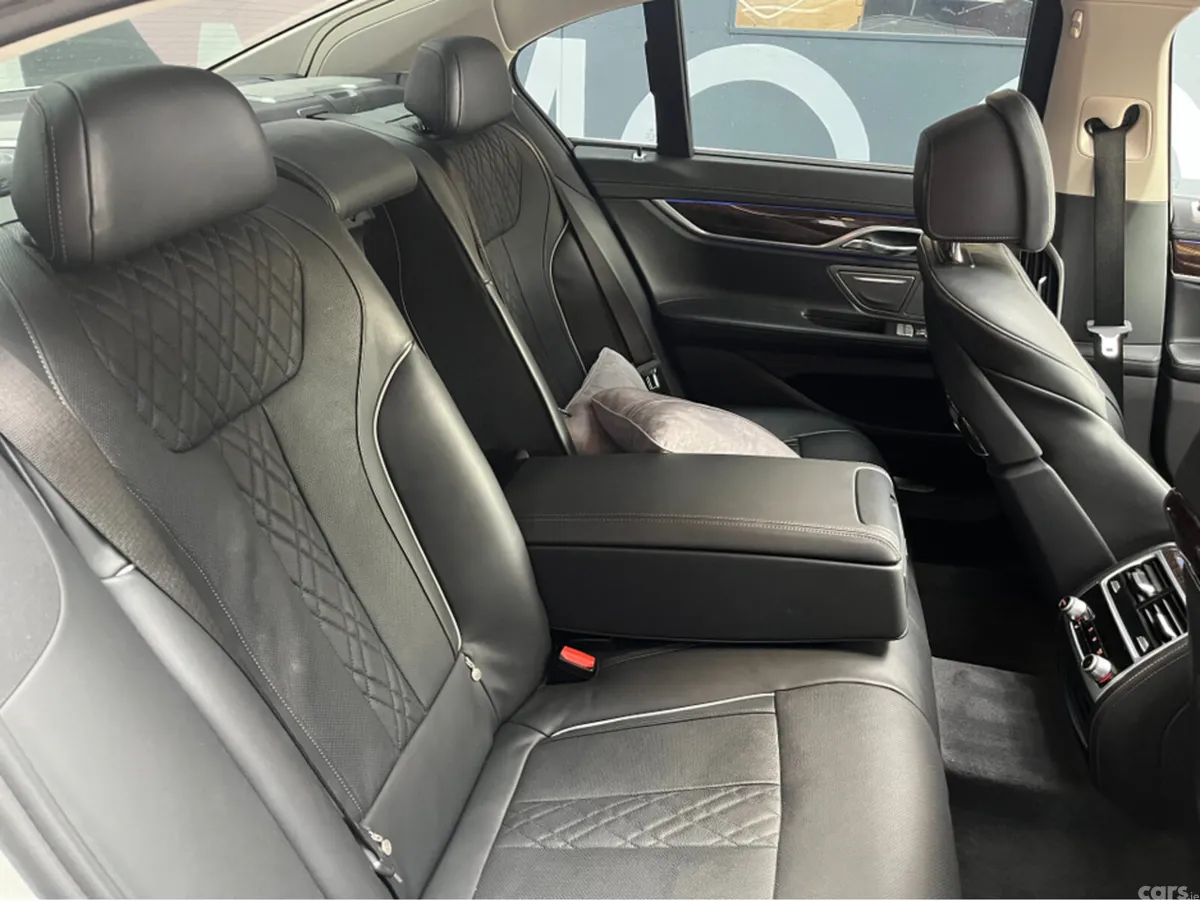 BMW 7-Series Saloon, Petrol Plug-in Hybrid, 2016, White