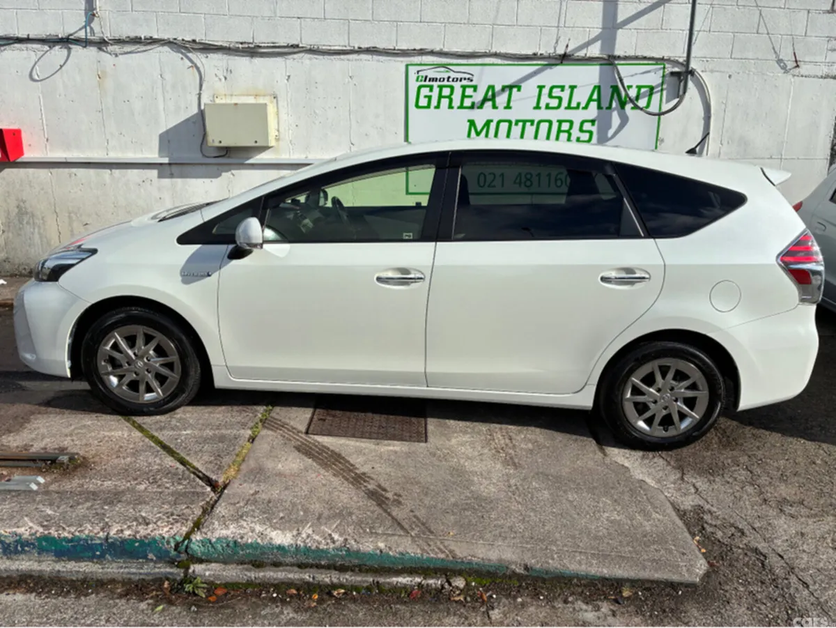 Toyota Prius Estate, Petrol Hybrid, 2018, White