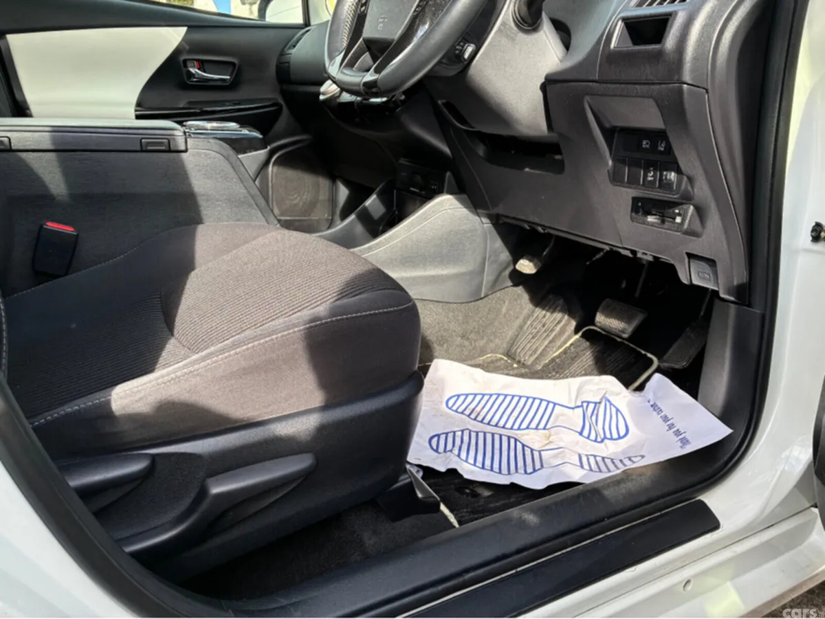 Toyota Prius Estate, Petrol Hybrid, 2018, White