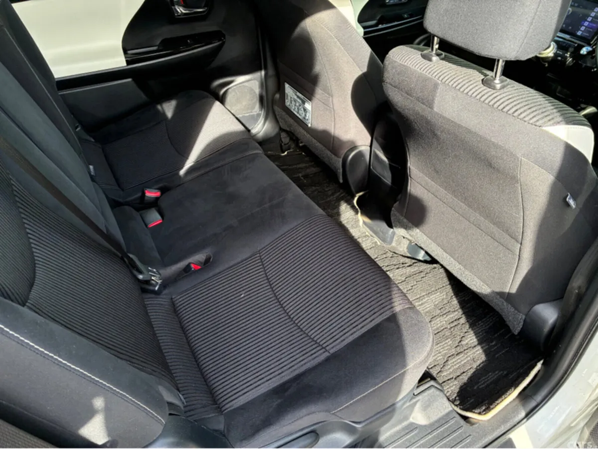 Toyota Prius Estate, Petrol Hybrid, 2018, White