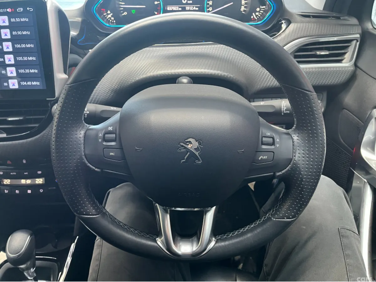 Peugeot 2008 Hatchback, Petrol, 2020, Grey