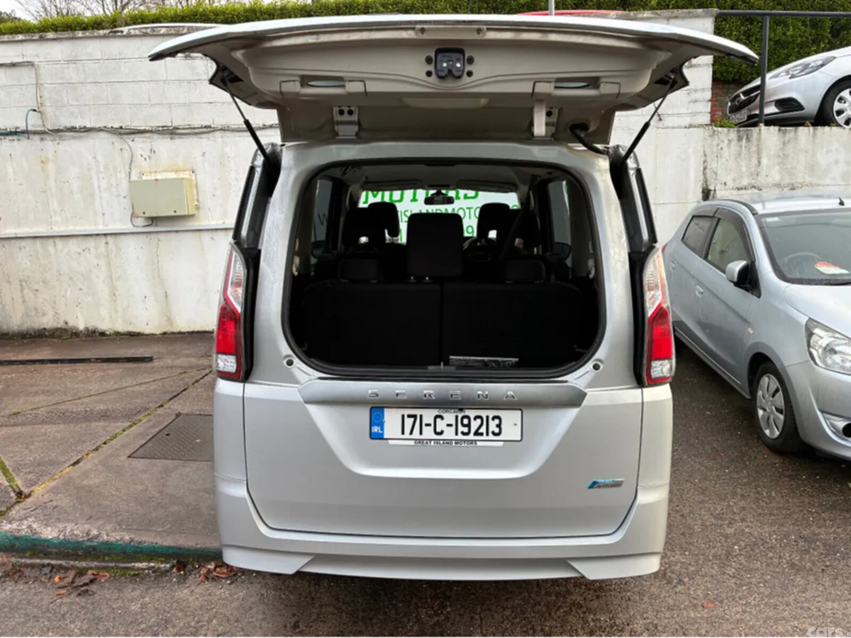 Nissan Serena MPV, Petrol Hybrid, 2017, Silver