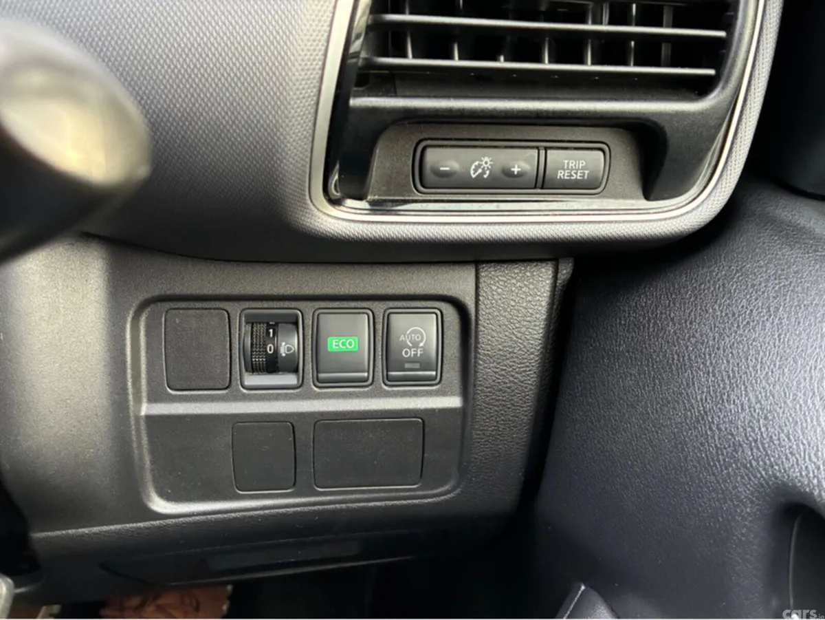Nissan Serena MPV, Petrol Hybrid, 2017, Silver