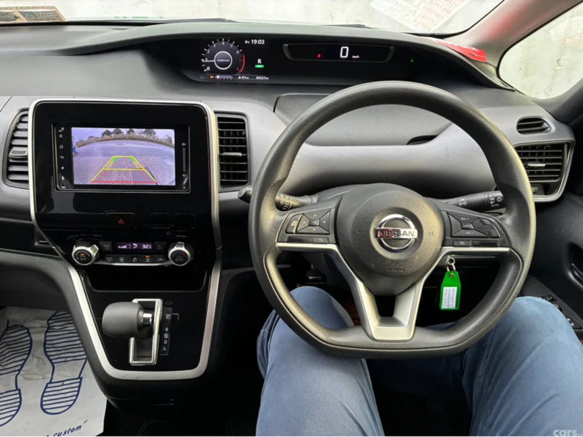 Nissan Serena MPV, Petrol Hybrid, 2017, Silver