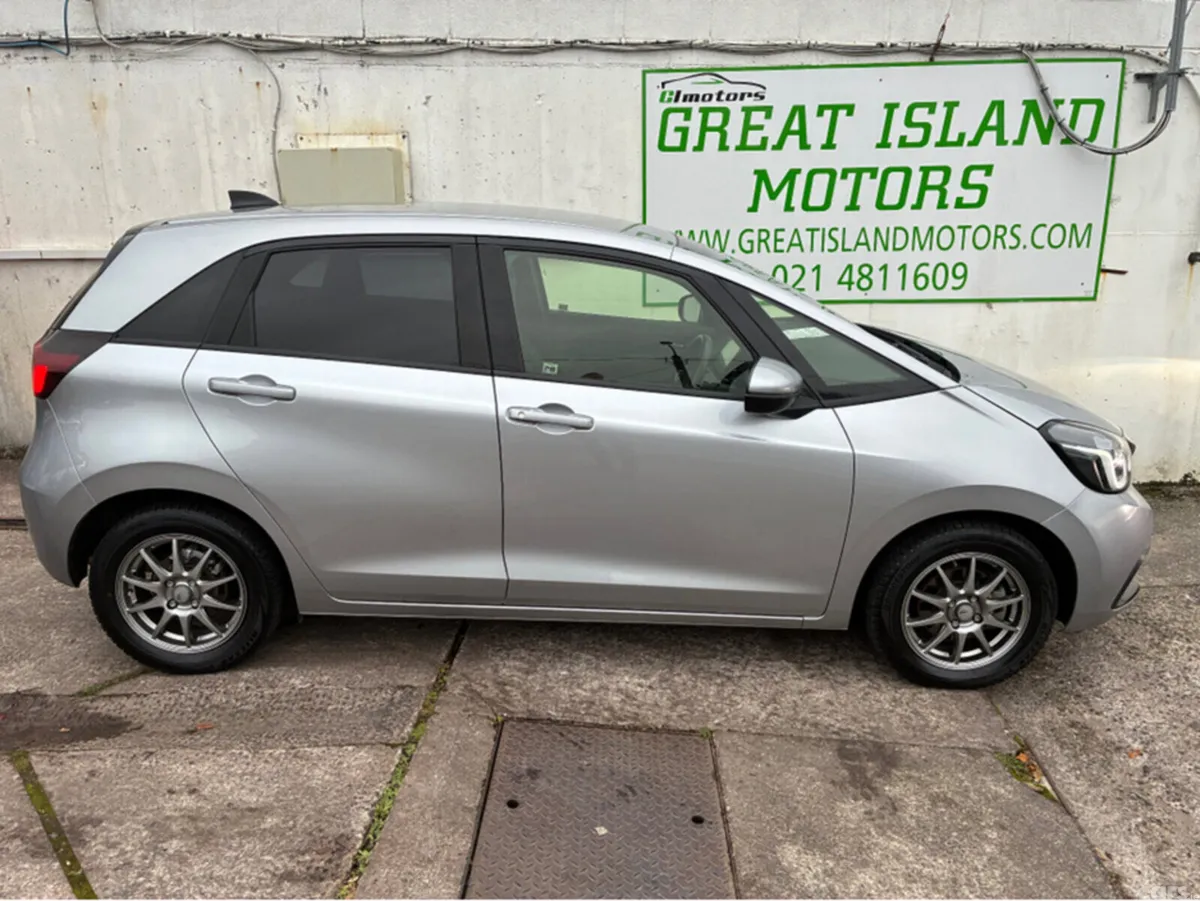Honda Fit Hatchback, Petrol Hybrid, 2021, Silver