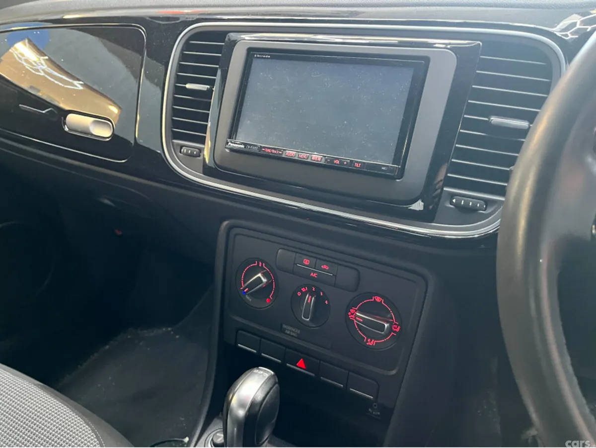 Volkswagen Beetle Hatchback, Petrol, 2015, Black