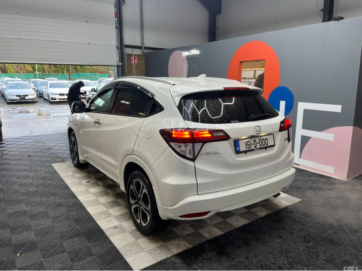 Honda Vezel SUV, Petrol Hybrid, 2015, White