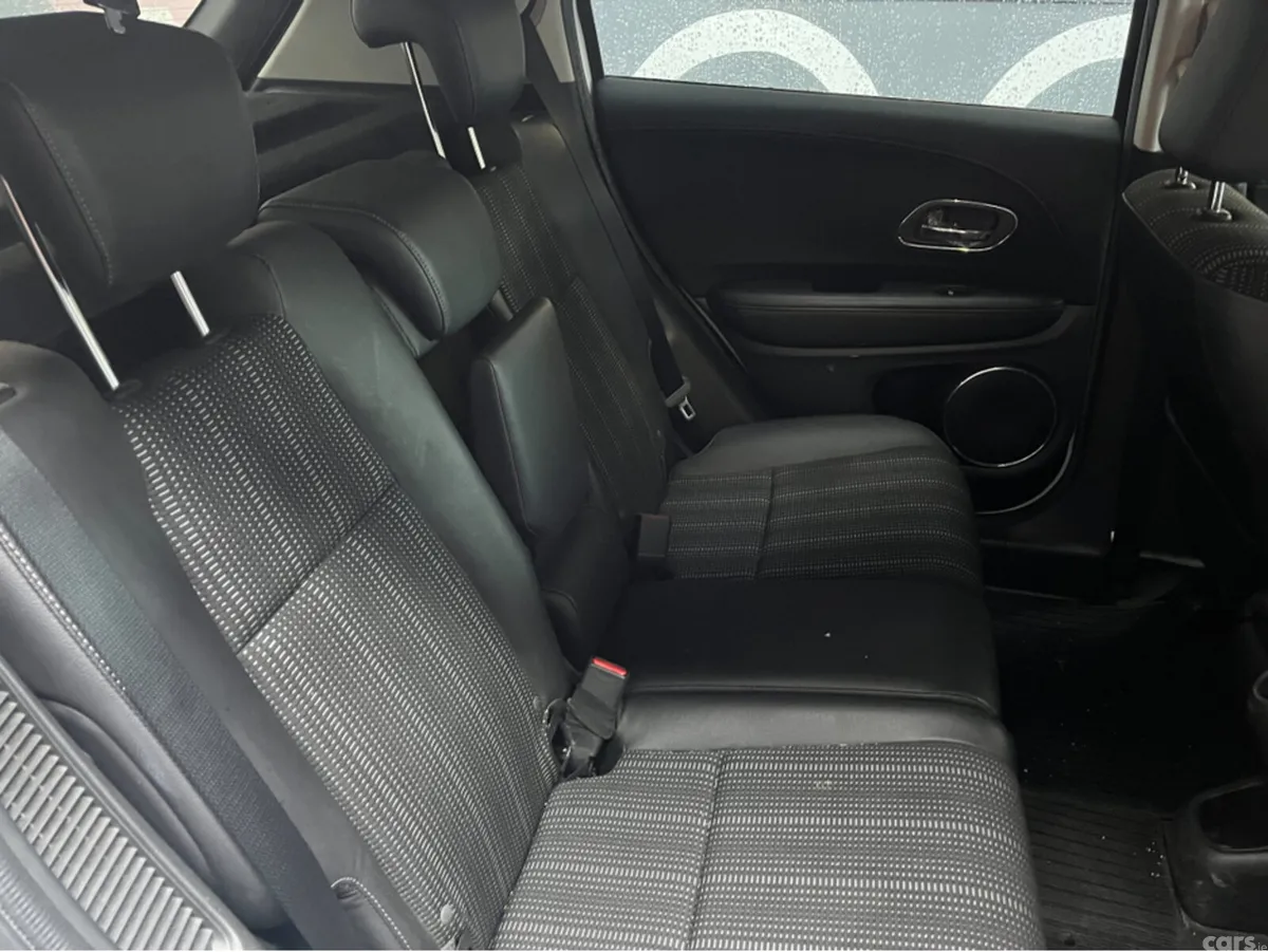 Honda Vezel SUV, Petrol Hybrid, 2015, White