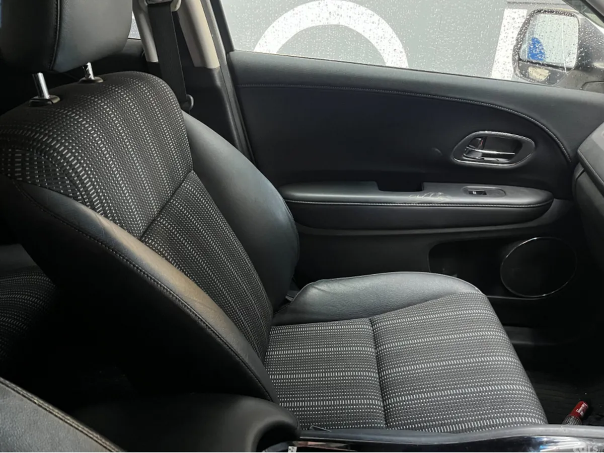 Honda Vezel SUV, Petrol Hybrid, 2015, White