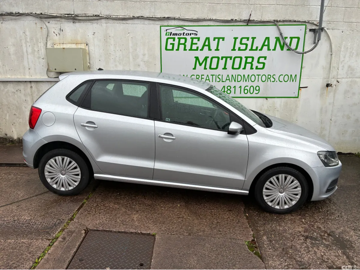 Volkswagen Polo Hatchback, Petrol, 2016, Silver