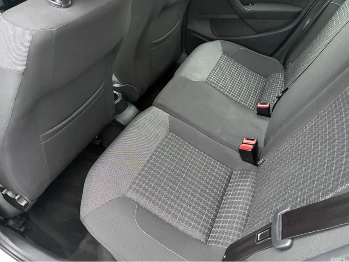 Volkswagen Polo Hatchback, Petrol, 2016, Silver
