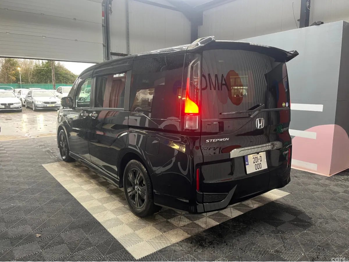 Honda Stepwagon MPV, Petrol Hybrid, 2020, Black