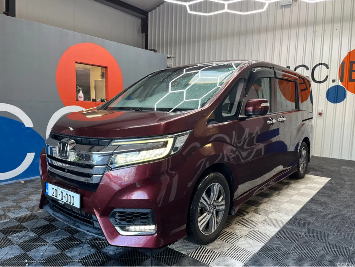 Honda Stepwagon MPV, Petrol Hybrid, 2020, Red
