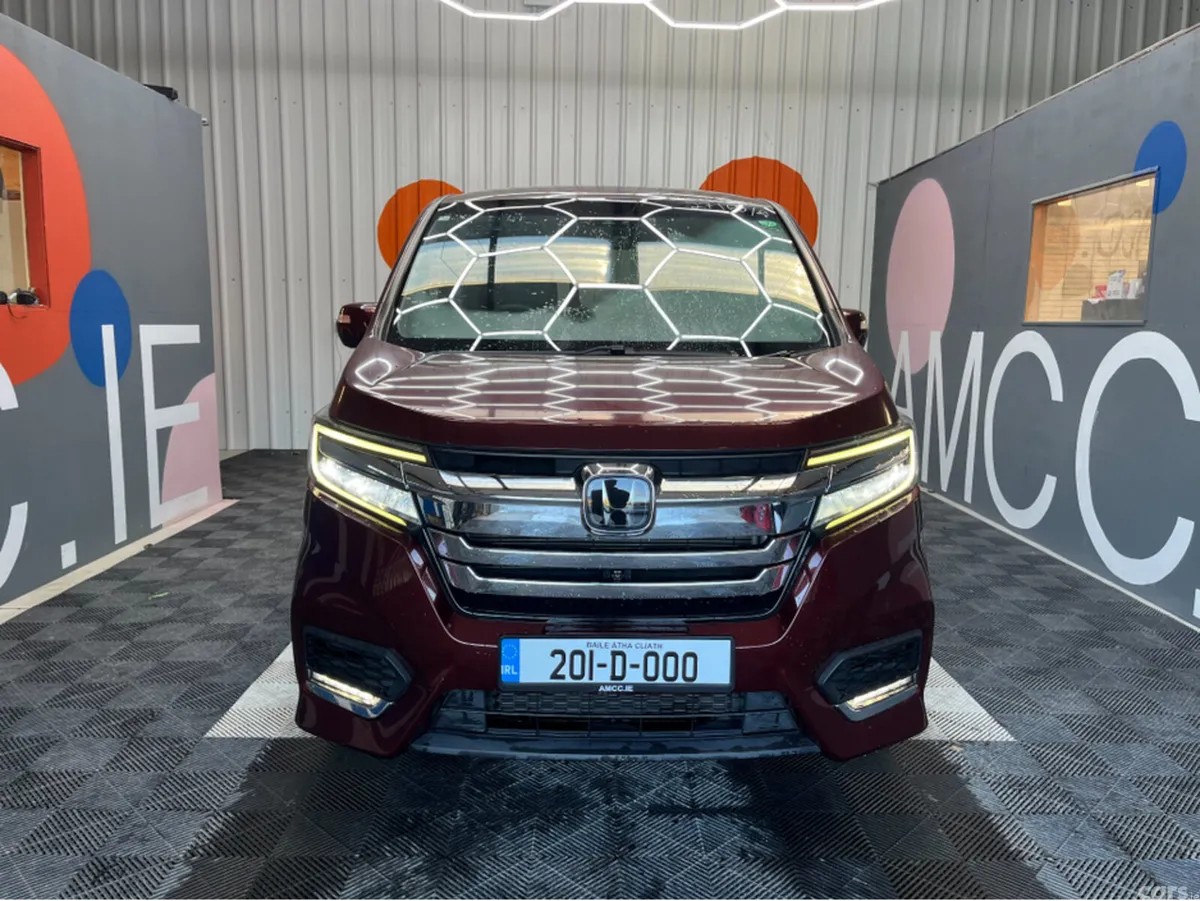 Honda Stepwagon MPV, Petrol Hybrid, 2020, Red