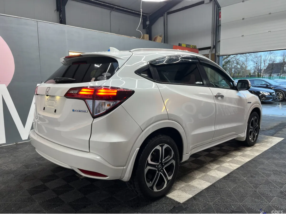 Honda Vezel SUV, Petrol Hybrid, 2015, White