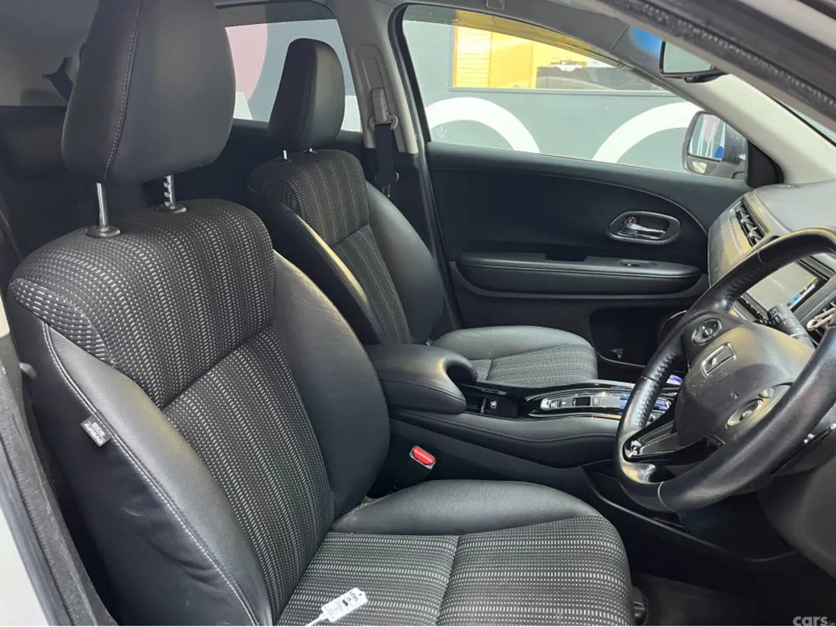 Honda Vezel SUV, Petrol Hybrid, 2015, White