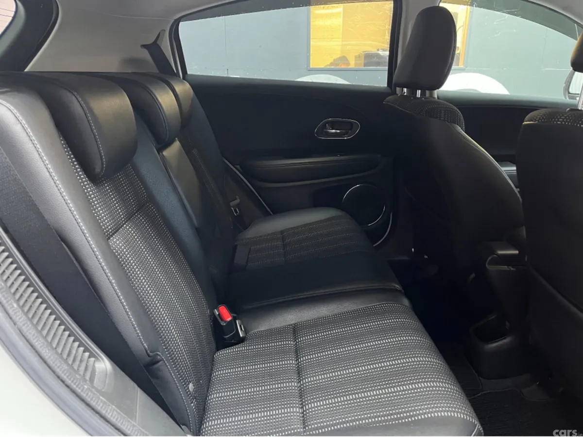 Honda Vezel SUV, Petrol Hybrid, 2015, White