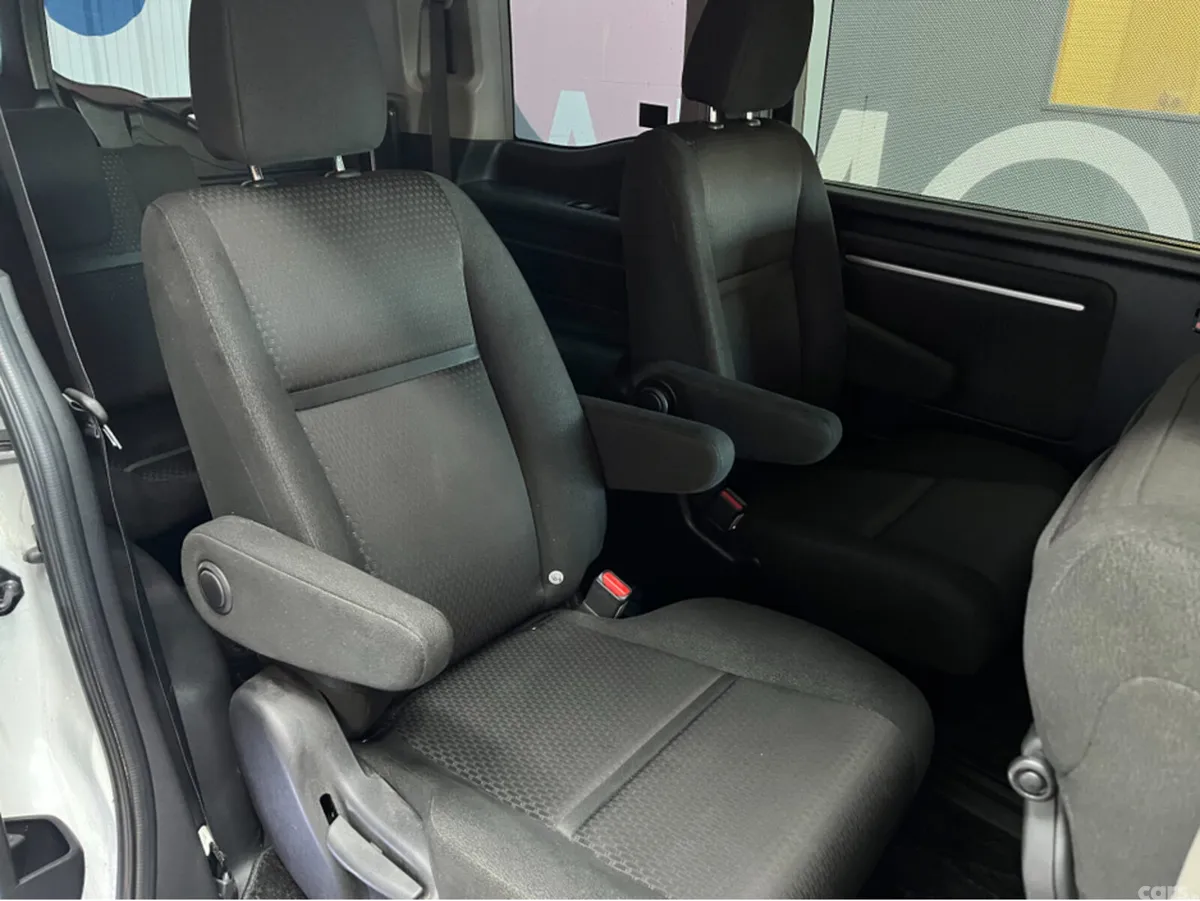 Honda Stepwagon MPV, Petrol Hybrid, 2021, White