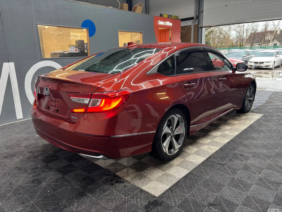 Honda Accord Saloon, Petrol Hybrid, 2022, Red