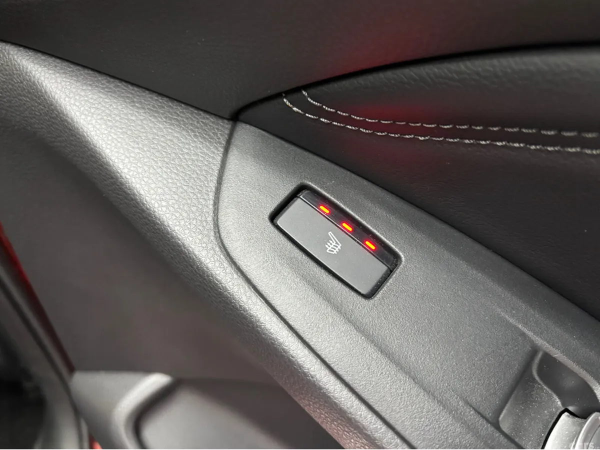 Honda Accord Saloon, Petrol Hybrid, 2022, Red