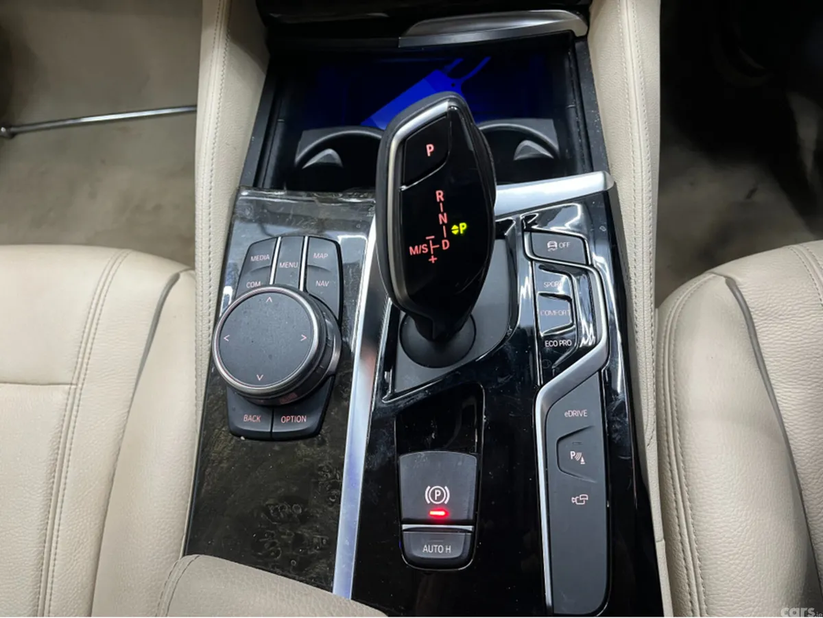 BMW 5-Series Saloon, Petrol Plug-in Hybrid, 2018, White