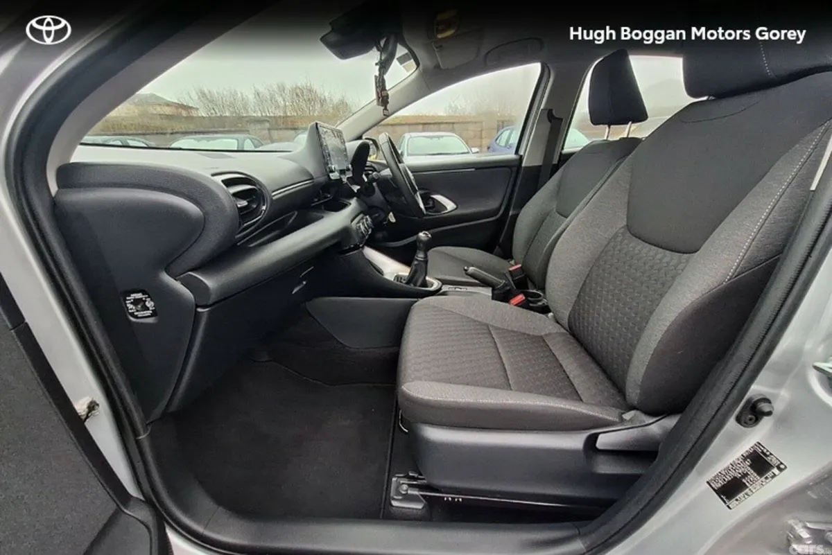 Toyota Yaris Hatchback, Petrol, 2023, Grey