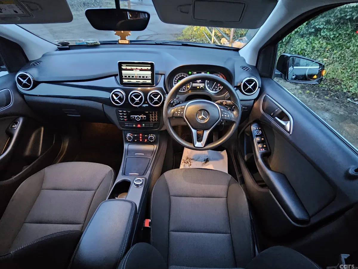 Mercedes-Benz B-Class MPV, Petrol, 2014, Black