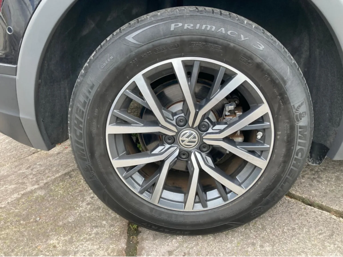 Volkswagen Tiguan Hatchback, Petrol, 2018, Black