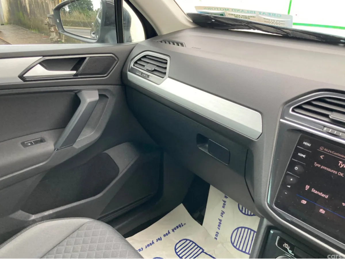 Volkswagen Tiguan Hatchback, Petrol, 2018, Black