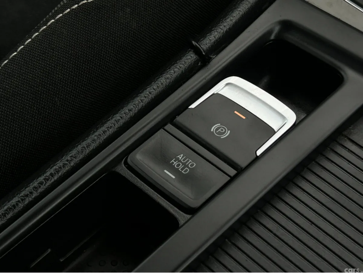 Volkswagen Golf Hatchback, Petrol, 2015, Silver